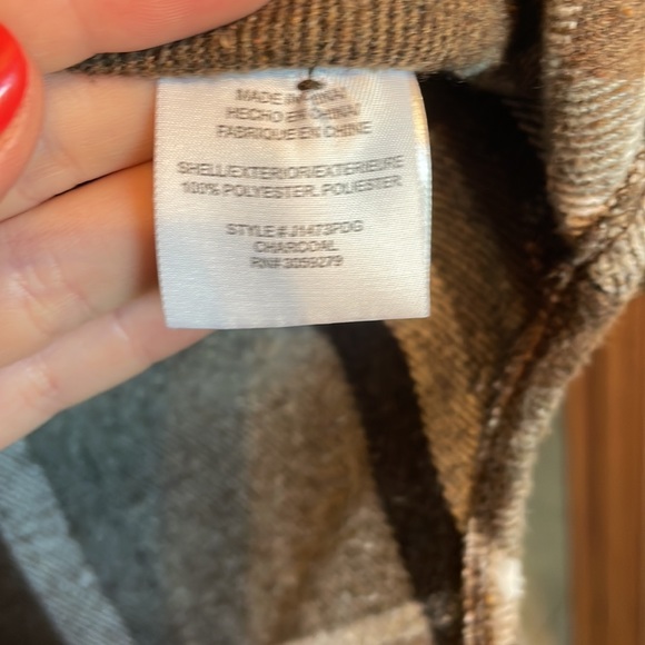 Shacket - Picture 3 of 7